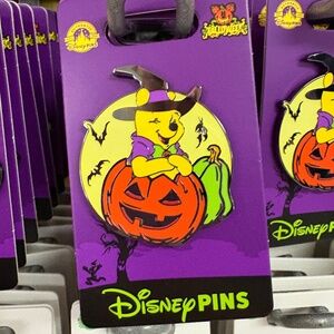Disney Parks Authentic Pooh Halloween trading pin
